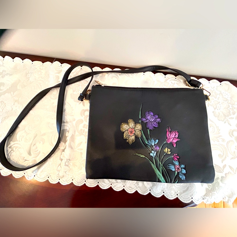 Floral Embroidered Black Crossbody Bag